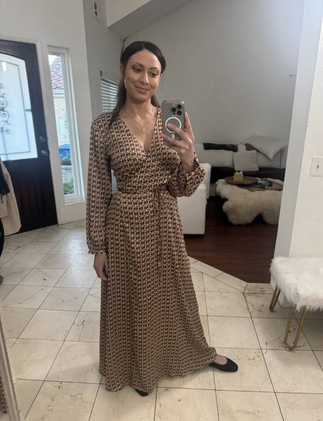 I'M A PROFESSIONAL, INDEPENDENT MASSEUSE.  I OFFER NURU MASSAGE/HAPPY ENDING.