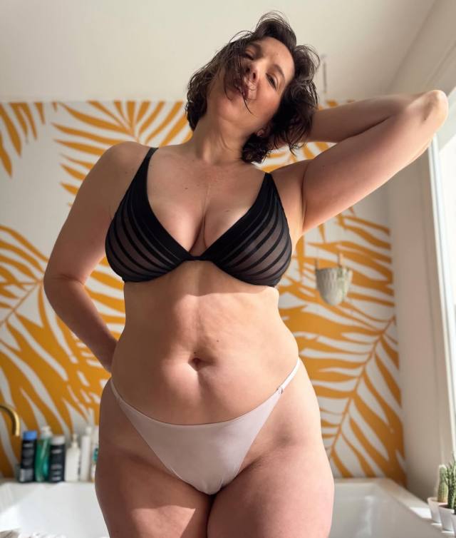 47 years old PROFESSIONAL, INDEPENDENT, MATURE MASSEUSE, I OFFER ALL KINDS OF MASSAGE\HAPPY ENDING TO YOUR BEST SATISFACTION