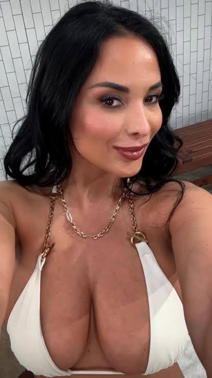 DOMINANT GODDESS MISTRESS LOOKING FOR A SUBMISSIVE SLAVE, WHO IS WILLING TO EXPLORE TOGETHER WITH ME AND HAVE NAUGHTY FANTASY