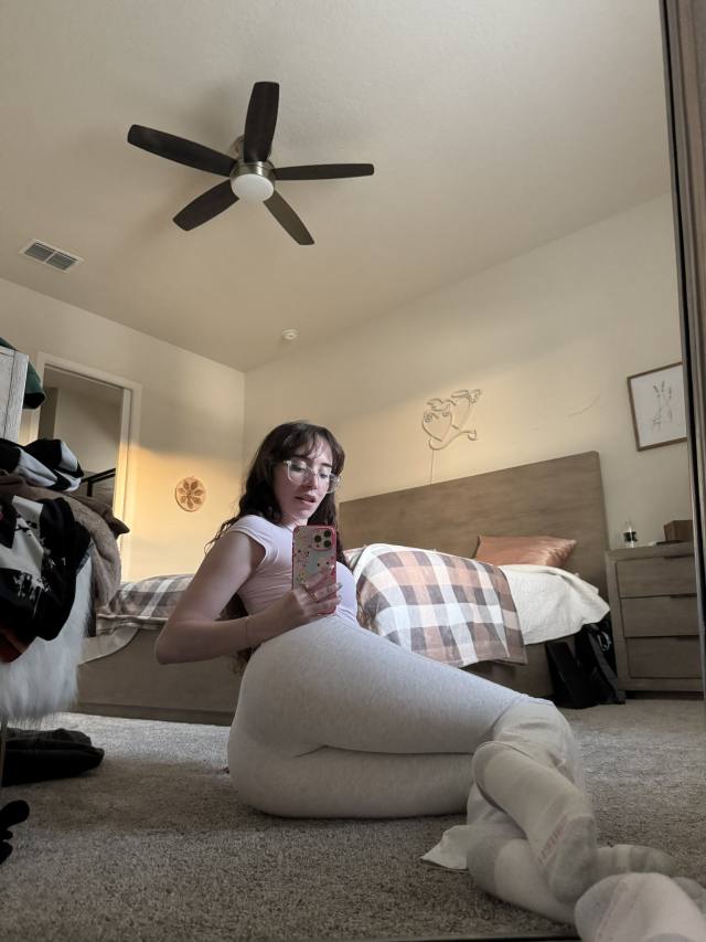 Hi 👋 I am down to fuck and creampie 💦🍑🍆. Send a dm Via TELEGRAM