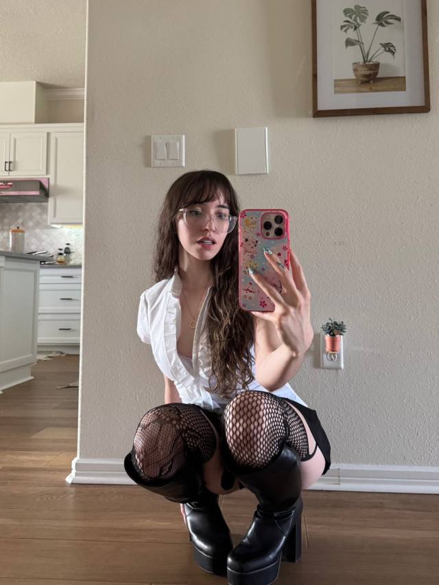 Hi 👋 I am down to fuck and creampie 💦🍑🍆. Send a dm Via TELEGRAM