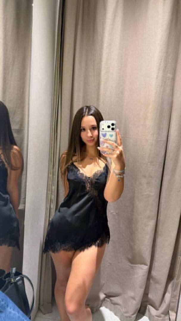 Hot 🍑🍆💦…..nasty and submissive fun 🤩….let get wet 💦 while I drip 💧 all over your D