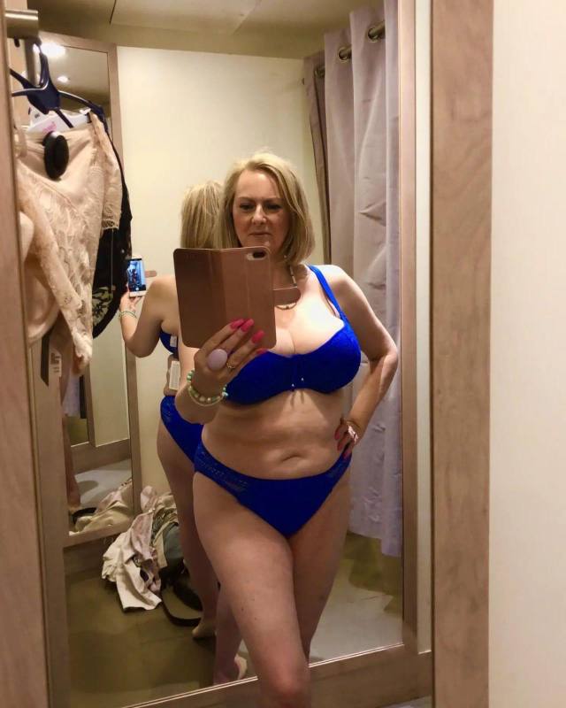I am Sweet Sophia 60-year-old mature lady with a lot of experience and fun to be with book me down right now and get the best