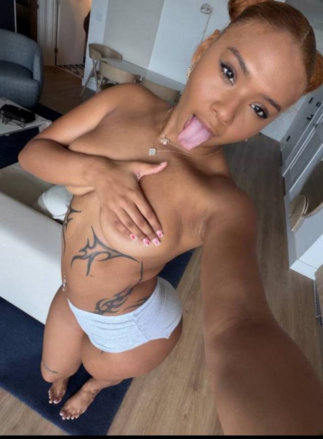 Hi, I’m Dessy i’m available for hookup and escort services Blowjob 👅 Anal hardcore 🍑doggy style🍆 etc