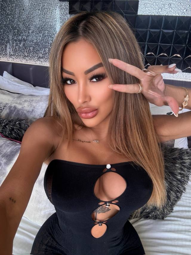 661 293-0696 I’M AVAILABLE FOR BOTH INCALL AND OUTCALL **** INCLUDING CARDATE AND FULL BODY MASSAGE