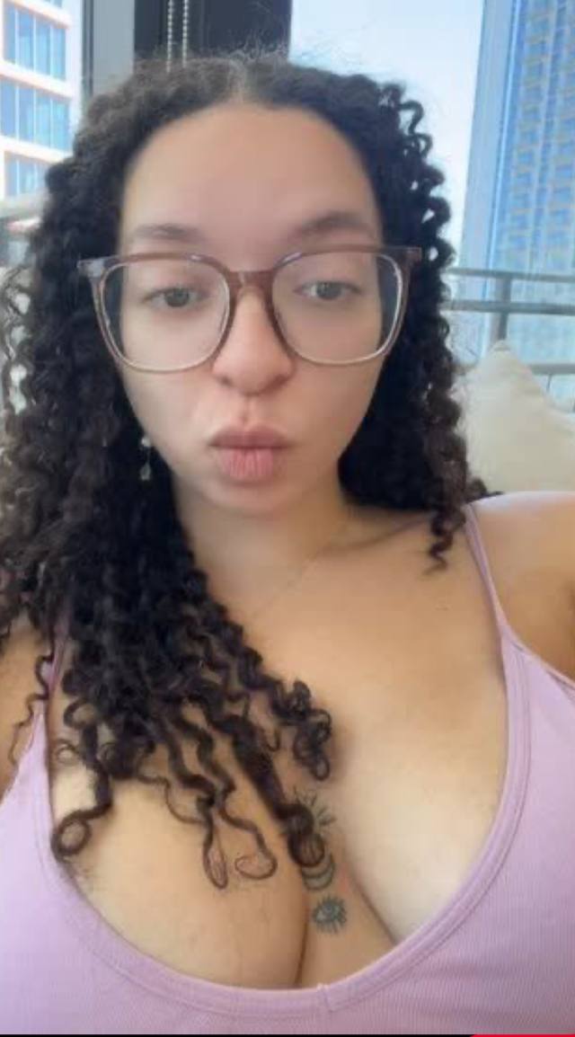 I’m available for hook up and massage