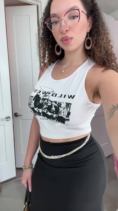 "Indulge in a blissful massage experience to unwind, de-stress, and rejuvenate your mind and body 🌿💆‍♀️"