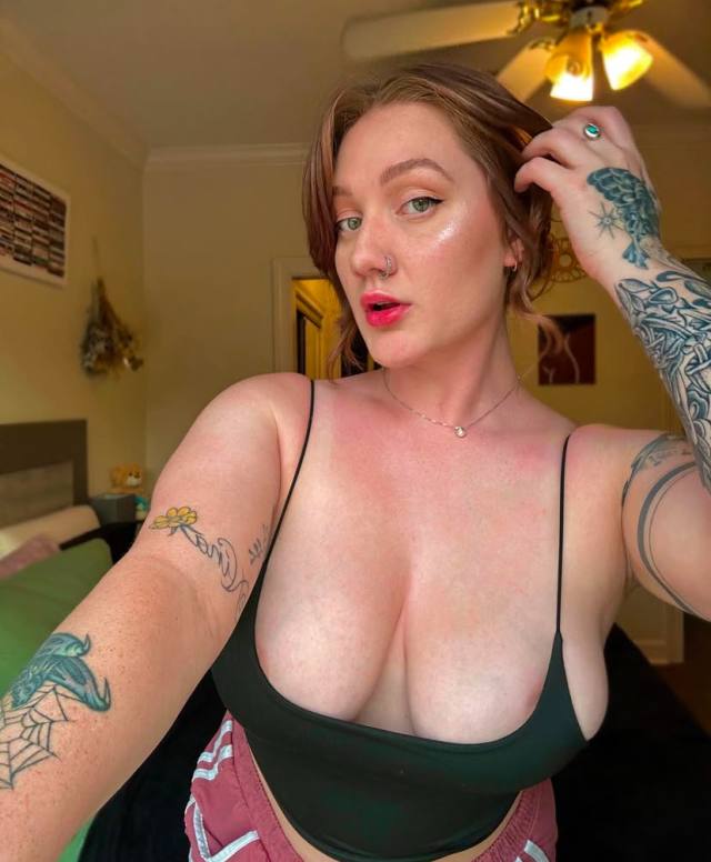 F 25 👩HMU🤙 on my telegram : ermecarha01 or whatsApp +13364736949, signal +16626266320, phone +13049071786🥰🥰🥵I’m down for fun