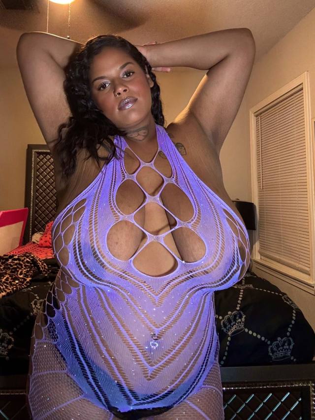 I’m available for Carsex , analsex, oralsex, twosome, bareback