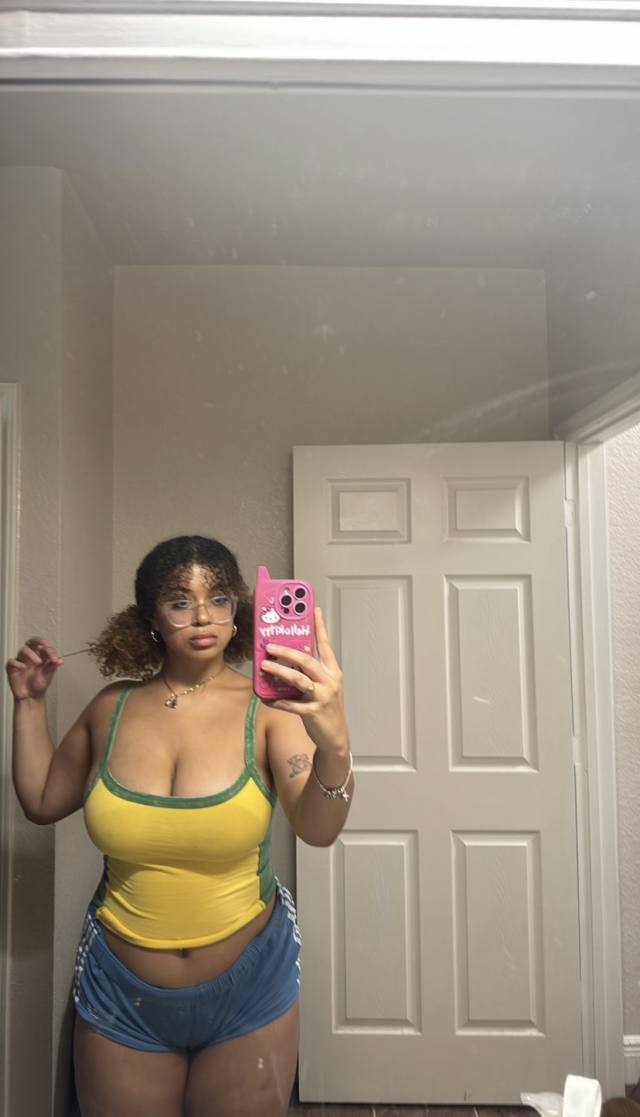 I’m available for both Incall and outcall service