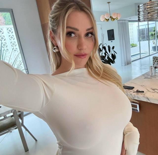 Horny Queen🍑💦 Available For Hookup💘Incall/Outcall/🚗Carfun💦Available 24/7. sex with no condom am very clean 🧼 car 🚗 date 💦💦😍