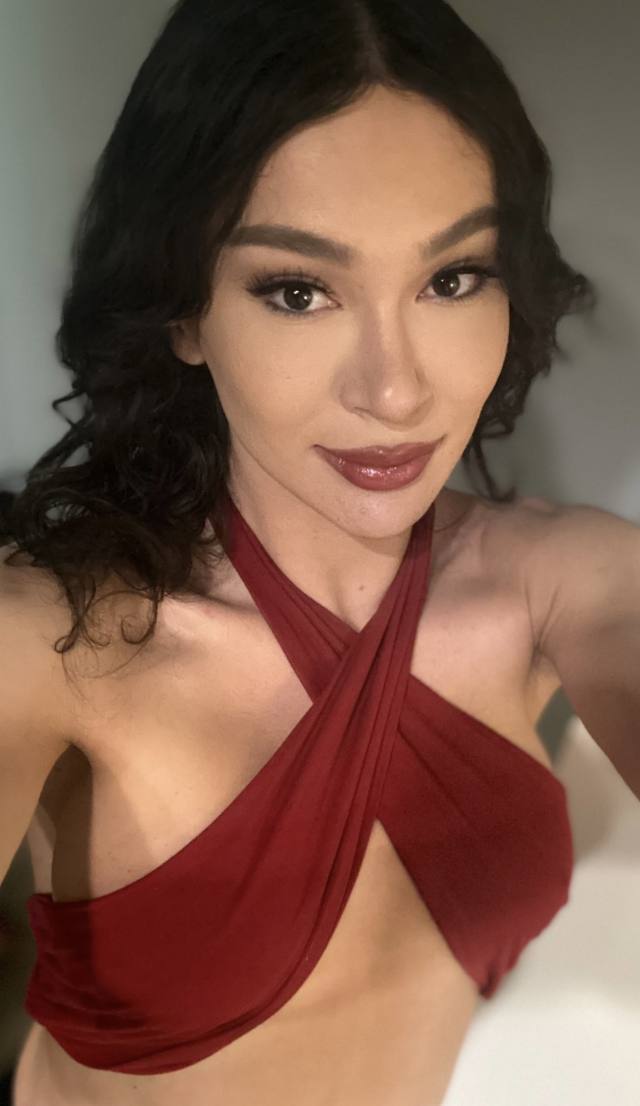 Hello 👋 I’m Felisa  New in Town 👅🍬🍭😋 💖indulge in the perfect Package✨🍭that I guarantee you'll love come back running for more