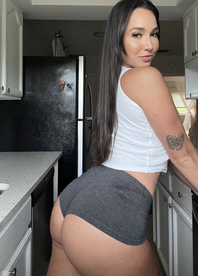 I'M Ashley ACTIVE 24/7 FOR FULL BODY MASSAGE 😍AND 😋HOT SEX 🍆Blowjob😋 PROVIDER🥵TEXT/CALL 5082391036