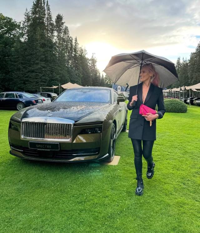 Helping The Needs 😘