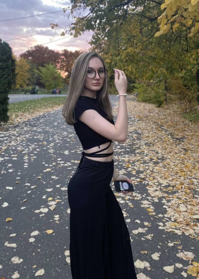 SEXY LADY READILY AVAILABLE FOR FUN/ PARTY FAVOR PILLS 💊