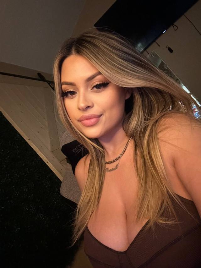 I'm a professional massage therapist, I help in reducing pain, muscle soreness and muscle tension, for an heavenly relaxation