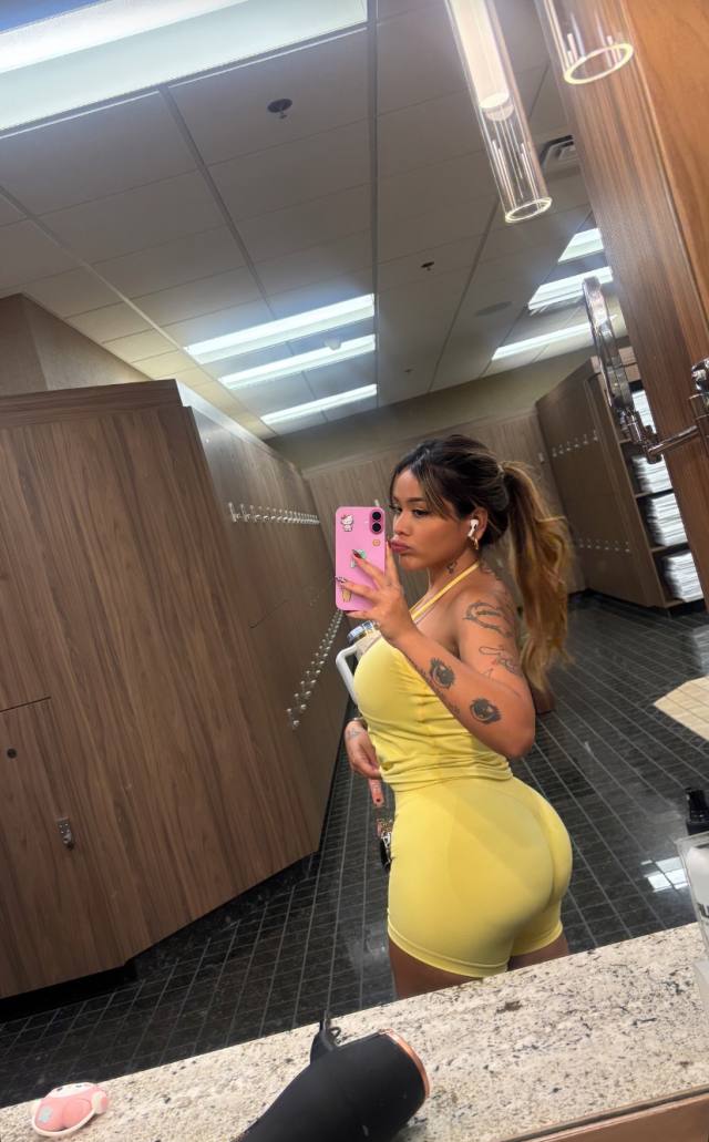 Available now for Meet Up and Full Body Massage with a happy ending 🥰 TELEGRAM-@debbiemassage19909