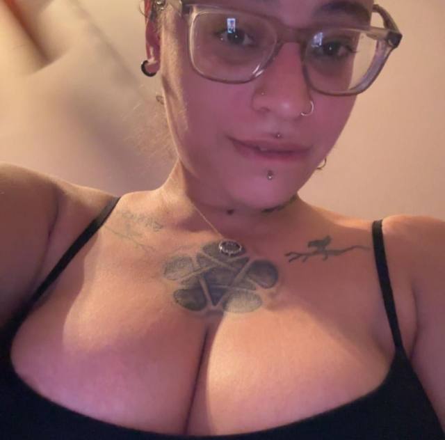 Moon (30) 🟢 online for your pleasures: THERAPEUTIC MASSAGE TO UNWIND YOUR LONG DAY | Sexiest curvy Masseuse in Town (4:20frie