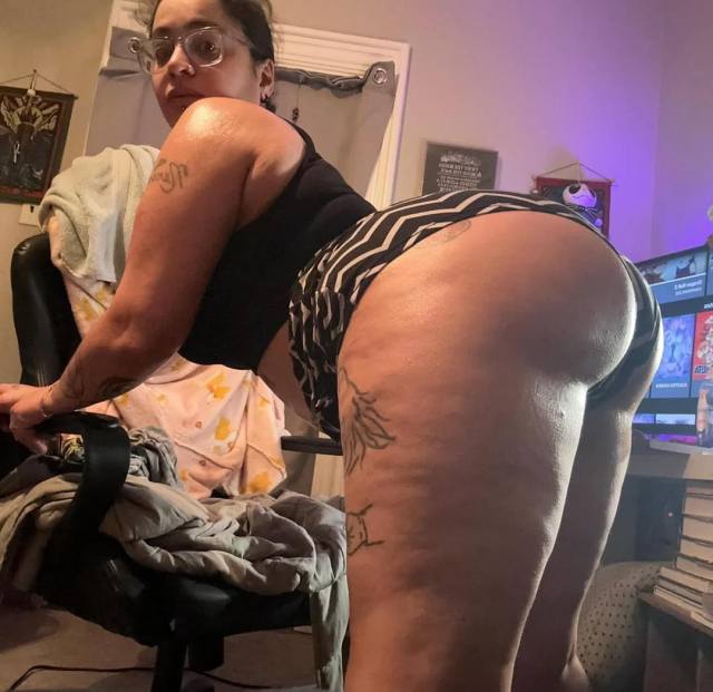 Moon (30) 🟢 online for your pleasures: THERAPEUTIC MASSAGE TO UNWIND YOUR LONG DAY | Sexiest curvy Masseuse in Town (4:20frie