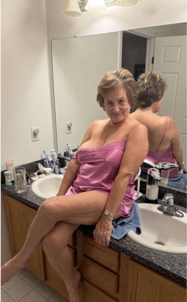 Hello Victoria James  Come and unwind with my unrushed full body very sensual VERIFIED AD ✪: CERTIFIED INDEPENDENT EROTIC FUL