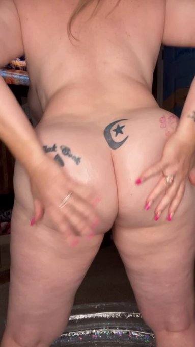 I'm available for sexy fun moment