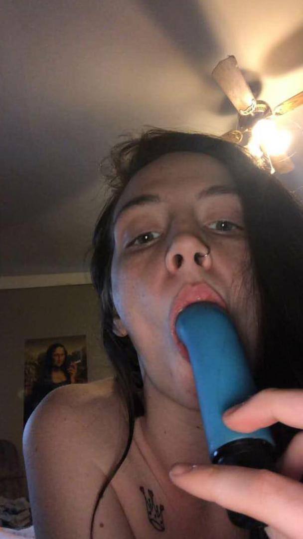 I'm available for hookup at cheaper rate and I sell my sex videos also include nudes with facetime fuck text me on my number