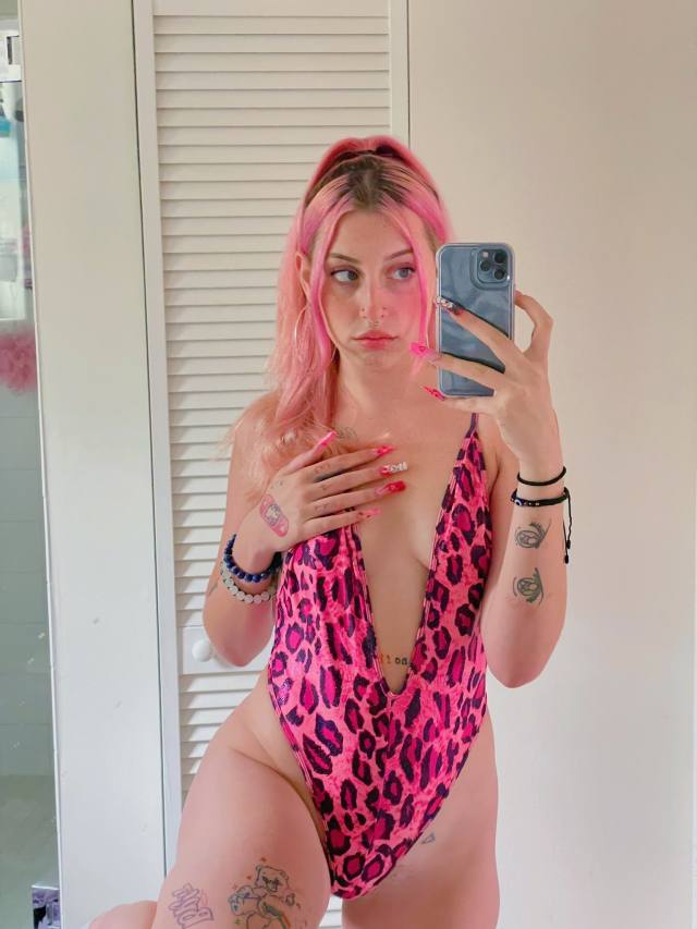 I squirt💦🍑and I'm ready to have some fun hum for an unforgettable experience🍆🍆🍑💦