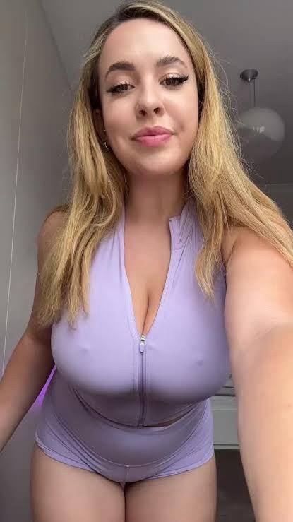 NO PAYMENT REQUIRED- SEXY SINGLE MOM AVAILABLE FOR MEET AND FUCK AS LONG AS YOU KNOW HOW TO USE YOUR DICK 🍑🍑💦💦🍆
