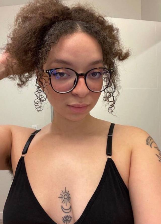 I’m available for hookup and message