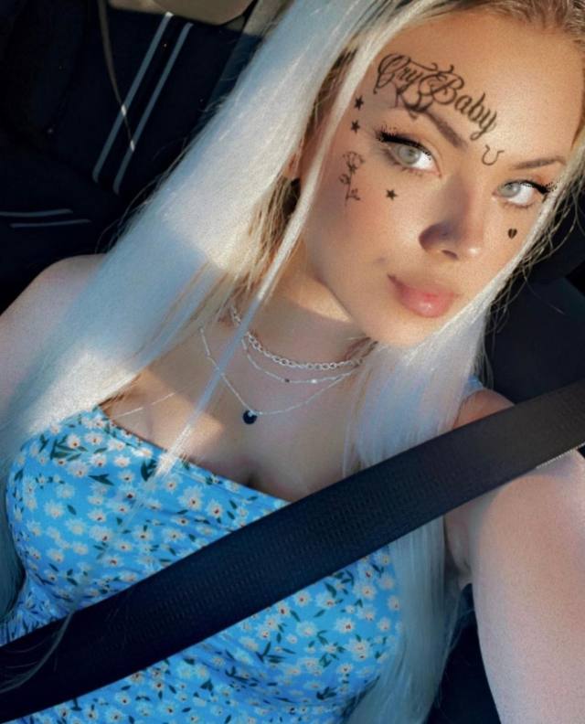 A saucy , stylish beauty with irresistible lips 👅. Intimacy and compassion available.