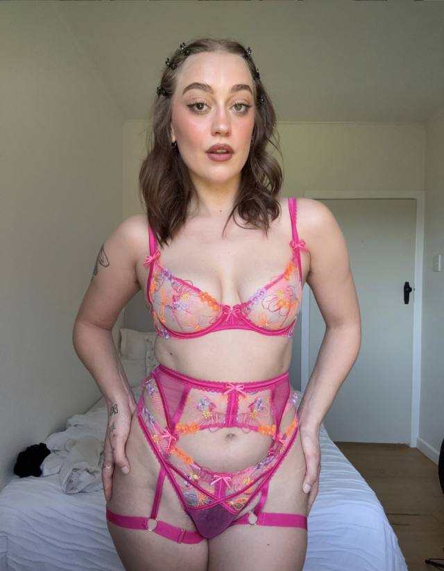 I’m available for Incall/outcall and also car date 👅🍑🍆