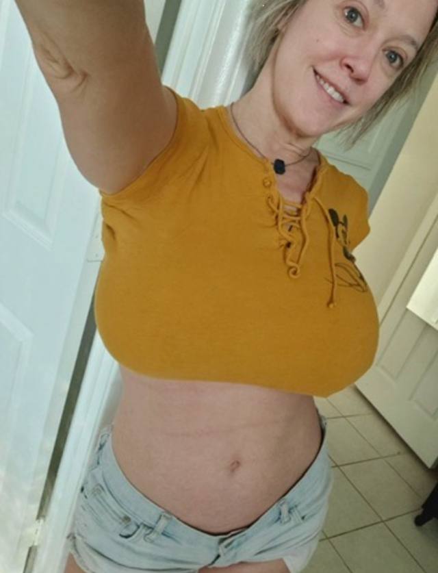 47yo Curvy Mistress (38DD) – Patiently Waiting to Guide Your First Steps in Submission