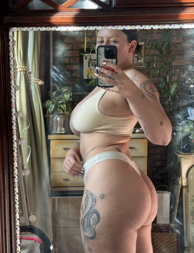 Fun & Classy Female Companion PartyFriendly as well