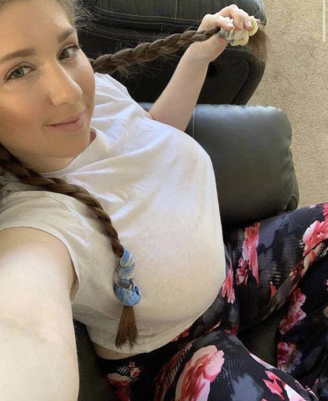 Stressful day at work or home,need to relieve some stress? I can help you with that! My amazing head game, and tight wet, jui