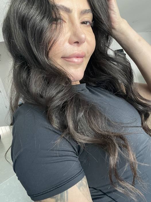 I’m  the ultimate experience. 👑 👸🏻White / 🥂😈5'3 / 😽142lbs. / 🍃420 friendly All my pics are 100% REAL 💯 📱 💃🏻Im independent!!