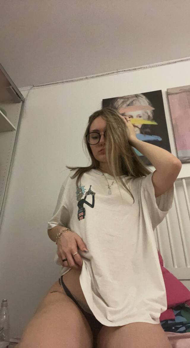 - [ ] Sexy girl available for both incall , outcall , car date
