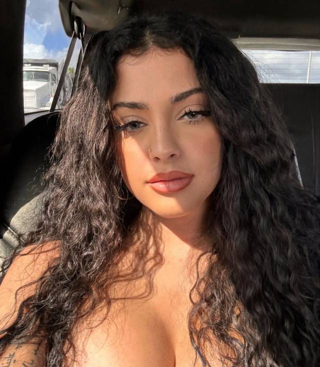 I am available for valentine fun