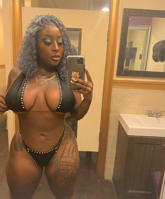 I’m available for some wild fun , full body massage with happy ending hmu let’s get hot