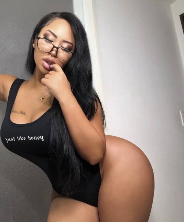 i’m a professional Asian Japanese bodyworker i’m available for full body massage and hookups including Milking table services