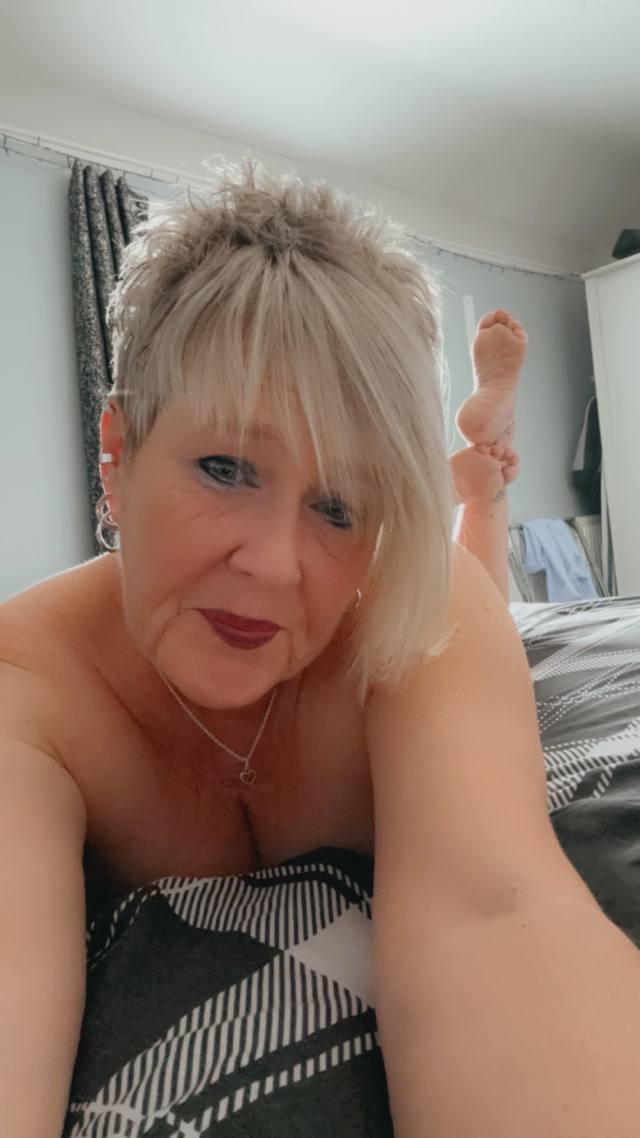 LET YOUR IMAGINATION WANDER FREELY ON THIS BEAUTIFUL DAY, I GIVE THE BEST ROLEPLAY IN TOWN CONTACT ME NOW. ROLEPLAY!FACESITTI