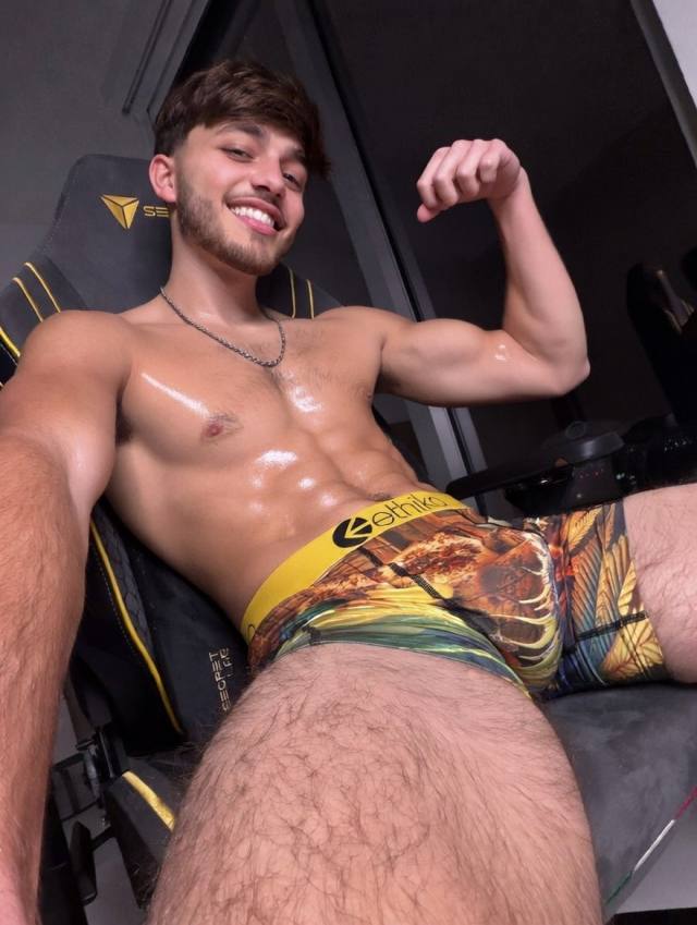 Hit Me Up For Pleasure and Satisfaction 💋🐻