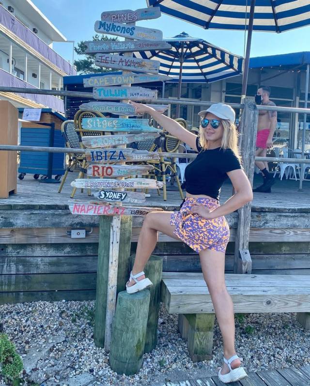 Looking for a loyal and trustworthy sugar baby (male ) no age limit