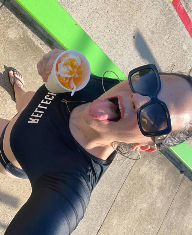 NO PAYMENT REQUIRED- SEXY SINGLE MOM AND TO HAVE FUN