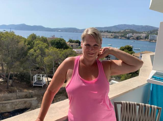 HAPPILY MARRIED BUT LACKING FUN, NOT LOOKING TO LEAVE MY SPOUSE BUT I’M LOOKING FOR NSA FUN WITH A MATURE MARRIED MAN WHO IS