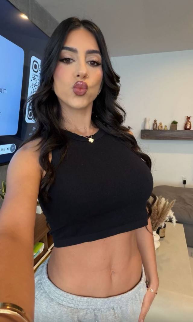 I’M AVAILABLE FOR MASSAGE, SEX (GFE)…. BOOK ON THE LEGIT SITE FOR LEGIT SLUT AROUND USA AND SHOW ME PROVE AND I’LL BE AT YOUR