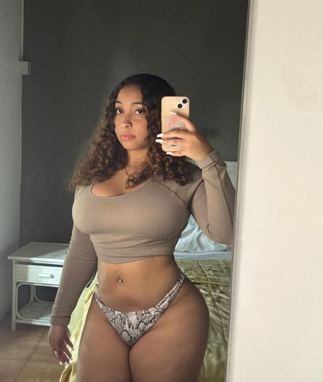 NO PAYMENT REQUIRED-SEXY SINGLE MOM AND LOOKING TO HAVE FUN I'm a sexy mom of two kids. A single mom and I'm very horny 🍑🍑💦