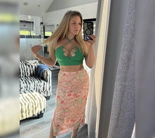 I’m available for both incall and outcall services Text 6163665682