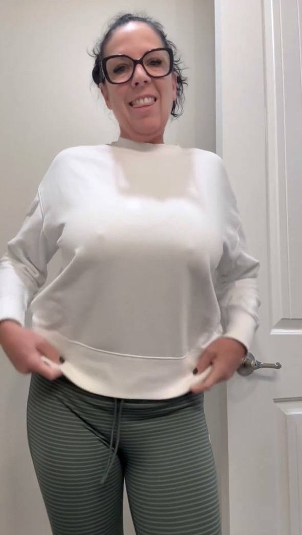 I'M PROFESSIONAL, INDEPENDENT, MATURE MASSEUSE, I OFFER ALL KINDS OF MASSAGE\HAPPY ENDING TO YOUR BEST SATISFACTION🤩💐