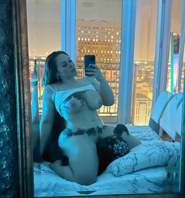 I am Kassandra, 35 years old, a gorgeous mom with a dazzling smile 💦:)I am well educated, I have a calm🍑 immensely sincere ch