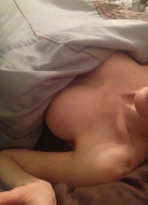 Keeping it simple, sweet, and drama-free.Let’s match energy and see where the night takes us.”